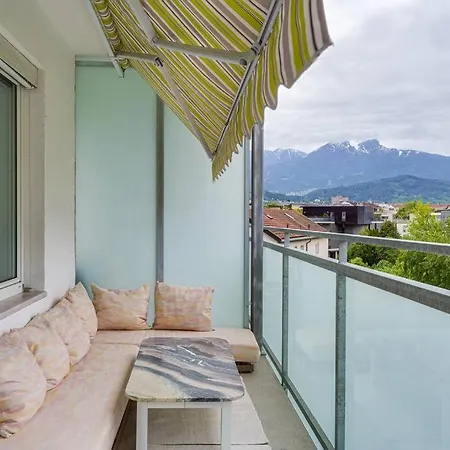 With Comfy Balcony Διαμέρισμα