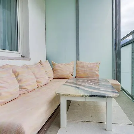 Apartmán With Comfy Balcony