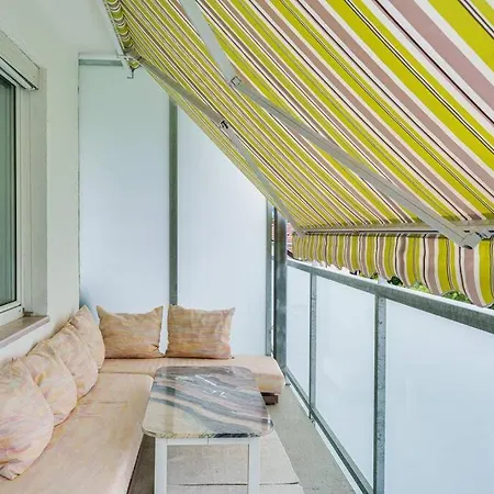 With Comfy Balcony Appartamento *